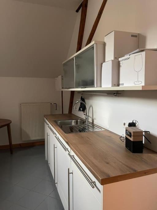 Mosel-Charm - Urige Dachgeschosswohnung - 3 Schlafzimmer Fuer 6 Personen - Liebevoll Renoviert & Gemuetlich Ürzig Kültér fotó